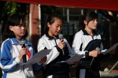 開學(xué)典禮有創(chuàng)意，教師學(xué)生唱主角