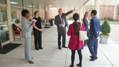 考察美國(guó)教育，實(shí)現(xiàn)中西并融