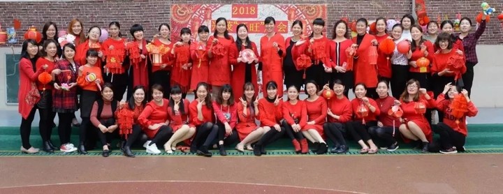 熱熱鬧鬧賞花燈，紅紅火火游廟會