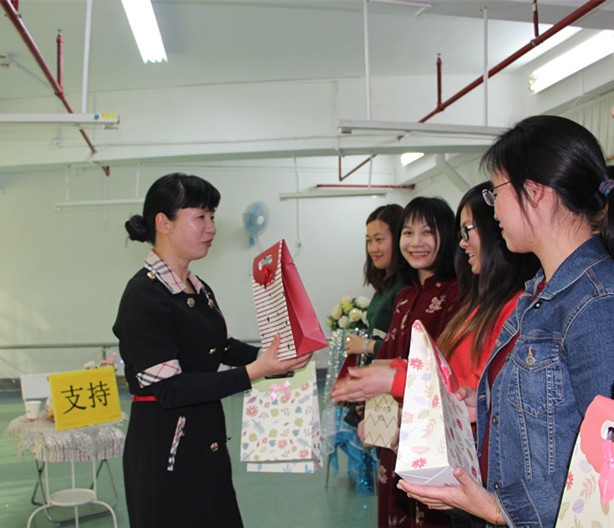 家園合力，共創(chuàng)佳績-----花園幼兒園家委會活動報道