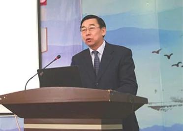 卜祥林校長為干部、教師進行課堂教學(xué)全員培訓(xùn)