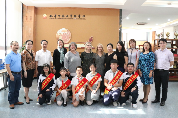 接待美國精英高中來訪，拓寬中西文化交流之路