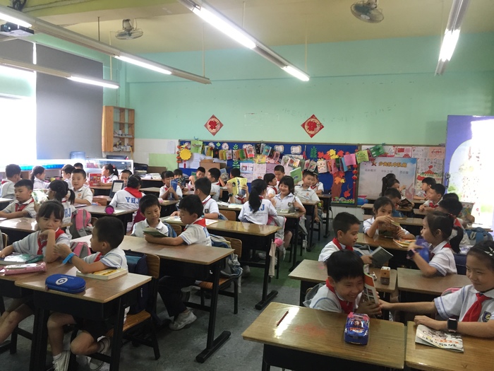 “多學(xué)多看多動手，科學(xué)世界任我游”——記小學(xué)部科技節(jié)系列活動