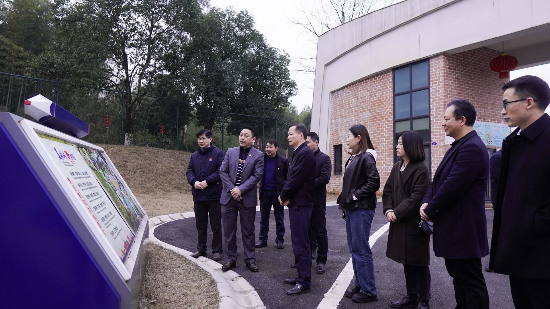 湖南省駐京辦領(lǐng)導(dǎo)調(diào)研郴州市遠(yuǎn)恒佳學(xué)校、遠(yuǎn)恒佳教育公園